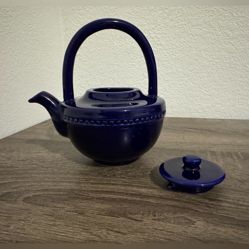 Elegant Blue Ceramic Teapot - Picture 4 of 5